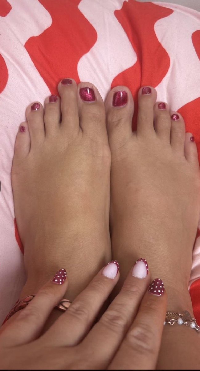 GemmaGajewski's tweet photo. Who wants to buy some pictures or videos I can do alot with me toes @sexi-feet4500 https://t.co/K9Co3ofS6h