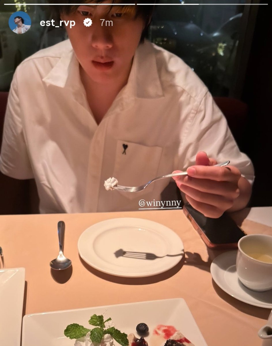 appch__'s tweet photo. น้องเอสสส วันนี้อีทๆกับน้องวินนี่นิ้นาา คิดถึงม้ากกก😭😭🤟🏻🤟🏻
#est_rvp #winynny https://t.co/wVjKmYfrmQ