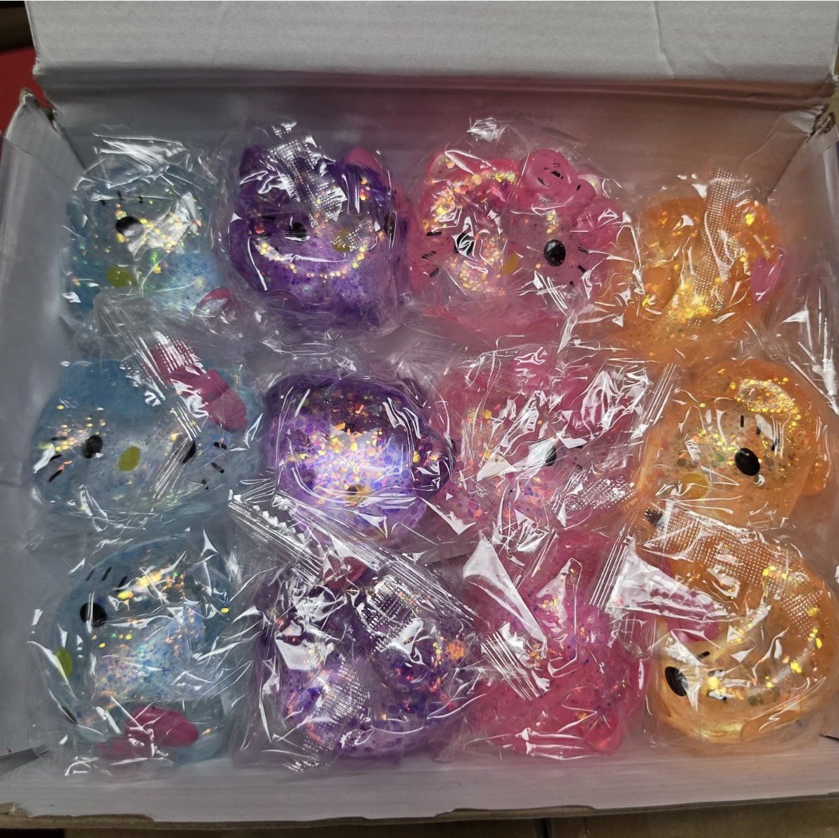 Baseball25dave1's tweet photo. A number of people had been asking me about the squishies. Just an FYI, I ordered quite a few cases of these. I should receive them in a few days. Once I do, I will post them and have them available for sale. TIA #Squishies #HelloKitty https://t.co/WdB9iub0P9
