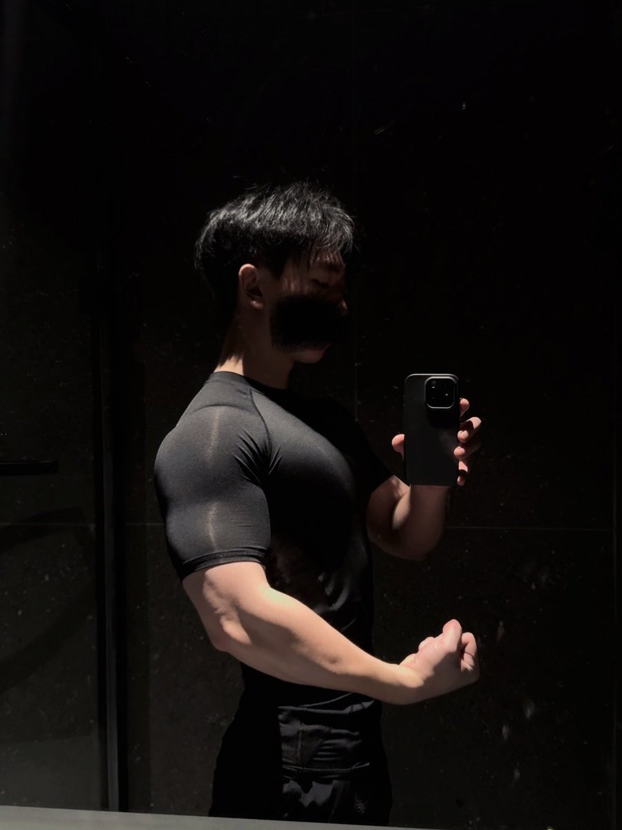 leopolddd7's tweet photo. 还是那句话
劳资迟早操死你们这群在推上发扔子的 https://t.co/Bd9gEzxPHY