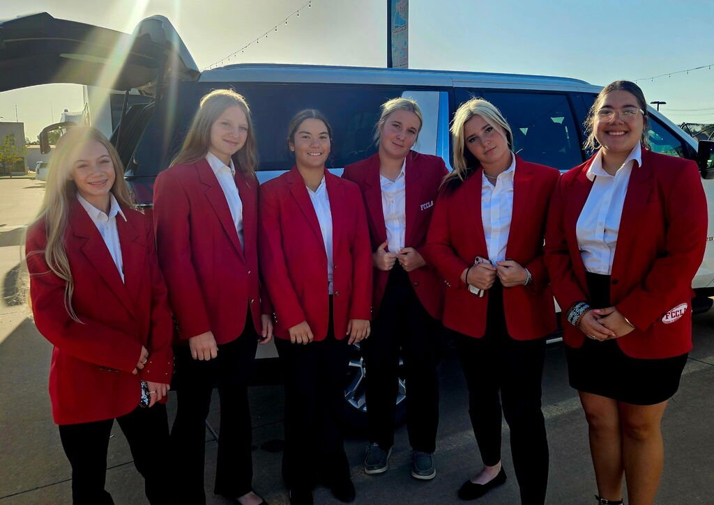 beaver_dusters's tweet photo. Would you look at this awesome Duster representation we have at the FCCLA LEAD Conference today for our FCCLA officers? Gosh, our Dusters are AWESOME! Love to see this leadership! ❤️🖤💛🌪️ https://t.co/bgLzz9jcgK