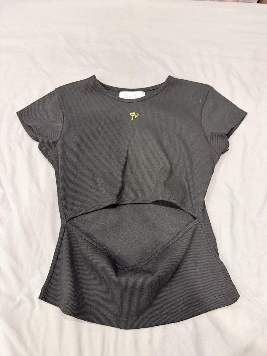 cannotletugo's tweet photo. Danika ใส่ไปแค่ครั้งเดียวเองค้าบ
150
#ส่งต่อเสื้อผ้ามือสอง https://t.co/oY5a1Kj1Wq
