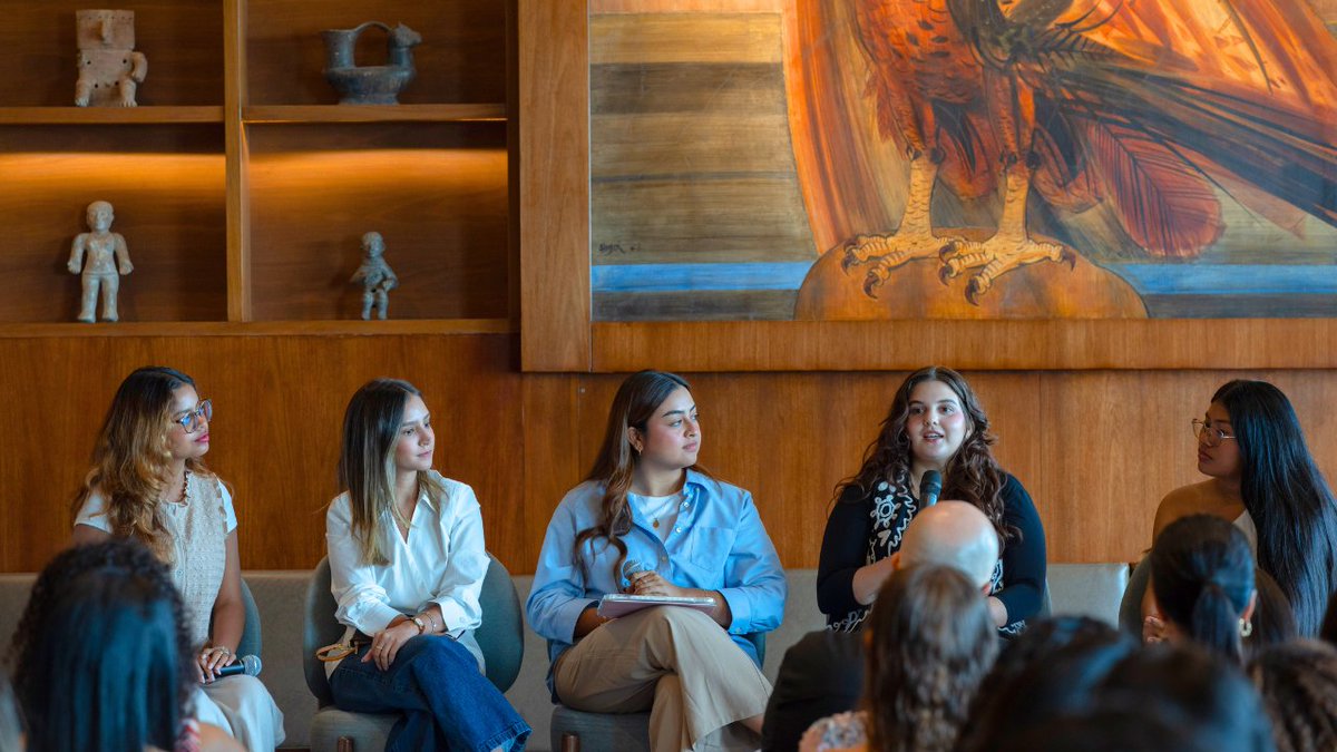 UninorteCO's tweet photo. #UninorteNoticia | Uninorteñas conversan sobre sus historias y legados en los 60 años de la institución

Un encuentro intergeneracional reunió a estudiantes, egresadas, docentes y pensionadas para reconocer los liderazgos, aprendizajes y transformaciones encaminadas por mujeres que han acompañado la trayectoria de la institución.

 Lee más del encuentro: 🔗 https://t.co/hUtGy81Qdy