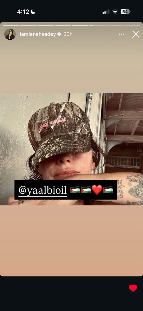 yoonerk's tweet photo. اختر ممثلة بعنايه ❤️ https://t.co/GB2cceqAr5