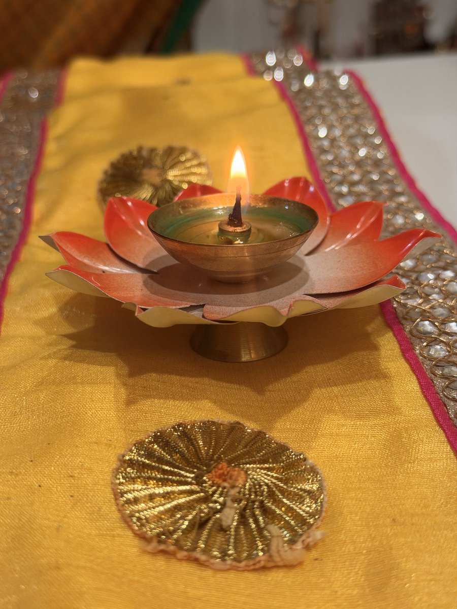 Dr_Apoorvasingh's tweet photo. मेरे आशीर्वाद का दीप…….
@narendramodi 

#HappyBdayPMModi #AshirwadKaDiya #NarendraModi #birthday #DrApoorvaSingh https://t.co/BBJMug3e4h
