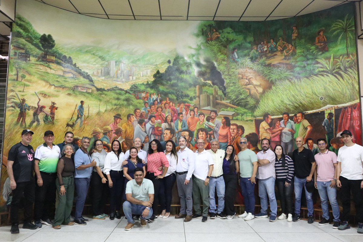 ENSColombia's tweet photo. 📚 Hoy cerramos nuestro curso de Negociación Colectiva en el Sector Público.

🤝 Una semana de aprendizaje, intercambio y construcción colectiva para fortalecer los derechos laborales.

✊ ¡Gracias por ser parte! https://t.co/f7gmgPH4fp