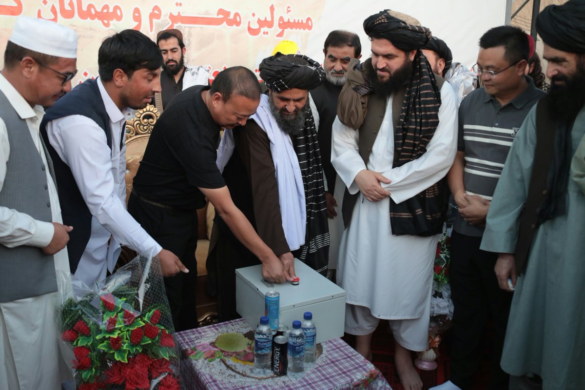 saifull39807609's tweet photo. کارخانه ذوب آهن «ختیځ لمر» در ولایت کندز با حضور ملا عبدالغنی برادر آخوند، معاون اقتصادی رییس‌الوزرا به بهره‌برداری سپرده شد.
ملا عبدالغنی برادر آخوند گفت که فعالیت این کارخانه زمینه ایجاد فرصت‌های کاری جدید و توسعه اقتصادی در کندز را فراهم می‌کند.
معاون اقتصادی رییس‌الوزرا افزود https://t.co/igjY6qcbI9