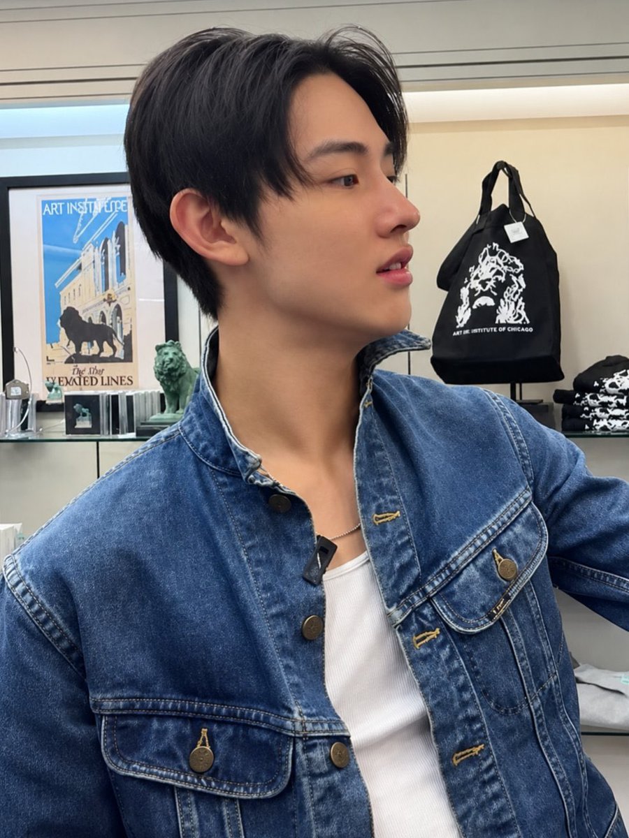 eomseanied's tweet photo. the most beautiful creature my eyes have ever had the privilege of meeting… 
#성현 #seonghyeon https://t.co/Z0Fi8xlVFK