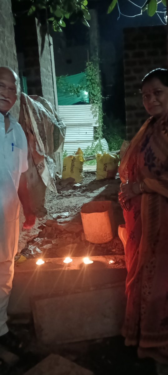 DeepakKumud5's tweet photo. एक दिया मोदीजी के जन्मदिन पर आशीर्वाद का आवास योजना के लिए 
@narendramodi @amitshah @Archna https://t.co/vZCOW109J2