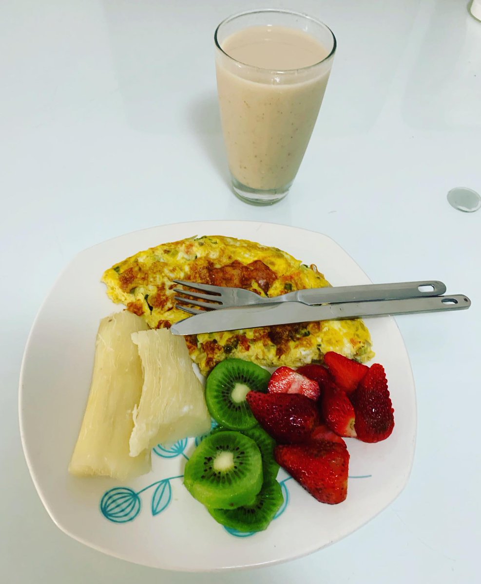 NikiaGuerr3h's tweet photo. To maximize our morning workout, we must understand how what we eat—or don’t eat—for breakfast affects performance. On leg days, I consume enough calories to fuel my training, adjusting over time based on body changes or guidance from a nutrition https://t.co/Cg3j7MPK6I