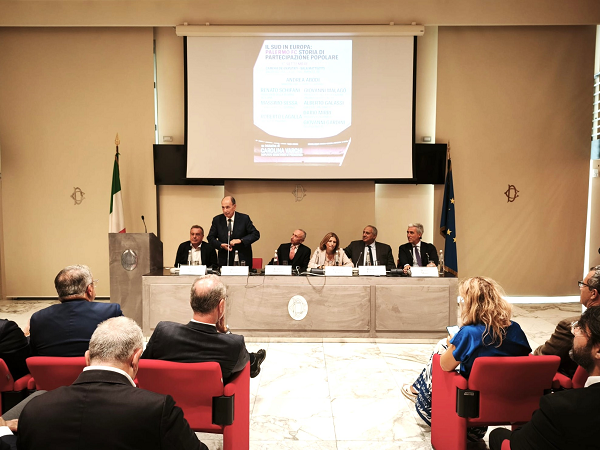 RedazioneDedalo's tweet photo. Euro 2032, Schifani: 60 milioni per il nuovo stadio di Palermo
https://t.co/QIreoAlPZY
#Euro2032 #Palermo #Sicilia #Schifani #Stadio #Calcio #SportPesa7s https://t.co/sNV1jI5ZaJ