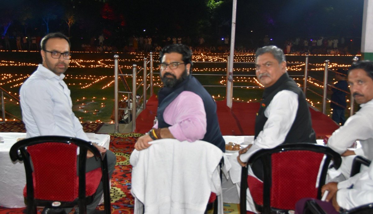 Districtnuh's tweet photo. उपायुक्त अखिल पिलानी के मार्गदर्शन में ‘आशीर्वाद का दीया’ मॉड्यूल के तहत जिलेभर में मंदिरों, विभिन्न स्थानों, विभागीय परियोजनाओं एवं लाभार्थियों के घरों पर हजारों दीप प्रज्वलित किए गए। 🪔

इस अवसर पर प्रधानमंत्री नरेंद्र मोदी की 25 वर्षों की राष्ट्र सेवा को भी स्मरण किया गया। https://t.co/hKsufx5ey1