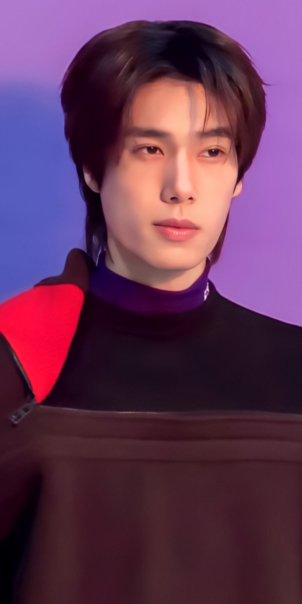 bloomingsummers's tweet photo. When you have a brand ambassador with lethal face card:

PHUWIN LOEWE AMBASSADOR
#LOEWExPhuwin #phuwintang https://t.co/4TZv7ftQiS