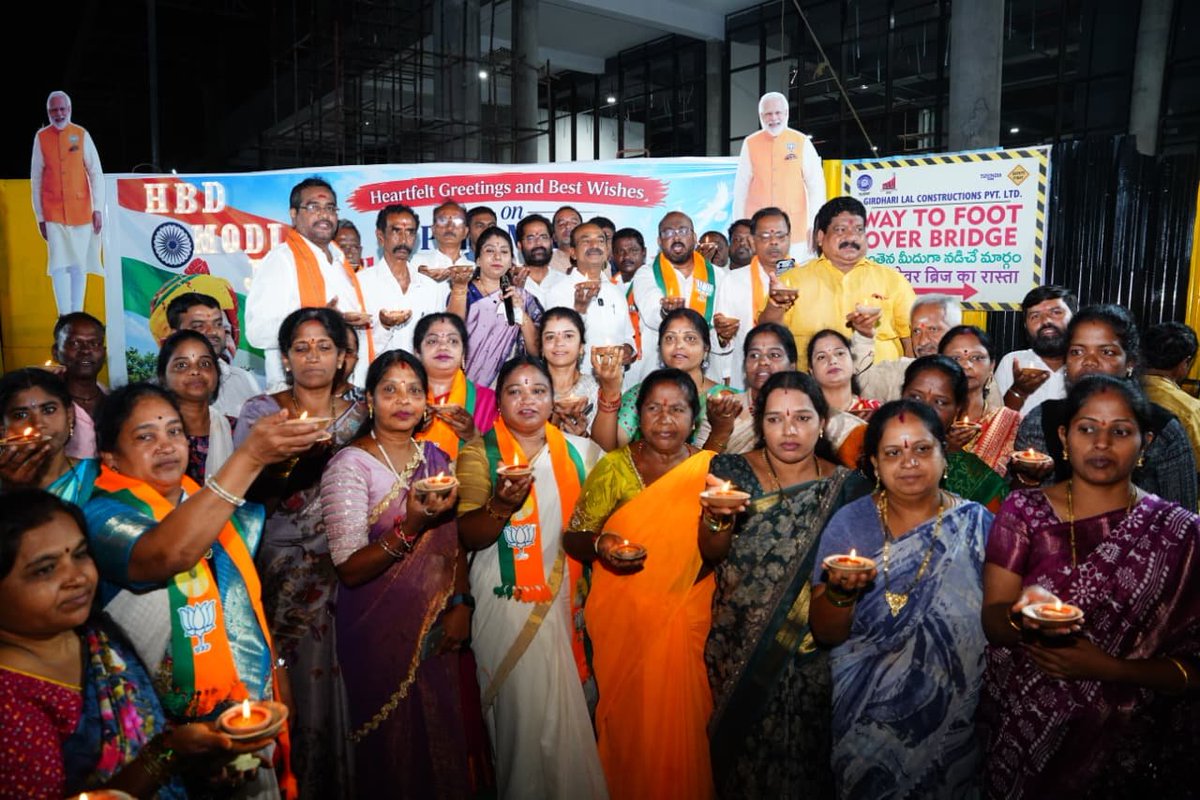 Eatala_Rajender's tweet photo. భారత ప్రధాని శ్రీ @narendramodi గారి జన్మదినాన్ని పురస్కరించుకుని, సికింద్రాబాద్ రైల్వే స్టేషన్ ఆవరణలో నిర్వహించిన ''ఆశీర్వాద దీపం'' కార్యక్రమంలో దీపం వెలిగించి, వేడుకలలో పాల్గొన్నాను.

ఈ సందర్భంగా మాట్లాడుతూ..

🔸ఆకలి, కష్టాలను స్వయంగా అనుభవించి ఎదిగిన ప్రజా నాయకుడు శ్రీ నరేంద్ర మోదీ గారు. భారతజాతి గర్వించదగ్గ నేతగా ఆయన 76 వసంతాలు పూర్తి చేసుకుని 77వ వసంతంలోకి అడుగుపెడుతున్నారు.

🔸నేడు దేశవ్యాప్తంగా ప్రతి పల్లెలో, పట్టణంలో తమ సొంత కుటుంబ సభ్యుడి వేడుకలా ప్రజలే స్వచ్ఛందంగా మోదీ గారి జన్మదినాన్ని ఘనంగా జరుపుకుంటున్నారు.

🔸గత పాతికేళ్లుగా (25ఏళ్లుగా) ఎన్నికల్లో ఓటమెరుగని నేతగా మోదీ గారు రికార్డు సృష్టించారు. 

🔸13 ఏళ్లపాటు గుజరాత్ ముఖ్యమంత్రిగా రాష్ట్రాన్ని ప్రగతిపథంలో నడిపించారు. గుజరాత్ అభివృద్ధి మోడల్ దేశవ్యాప్తం కావాలనే సంకల్పంతో నాటి బీజేపీ అధ్యక్షులు శ్రీ రాజ్‌నాథ్ సింగ్ గారి నాయకత్వంలో ఆయన్ను ప్రధాని అభ్యర్థిగా ప్రకటిస్తే, దేశ ప్రజలు బ్రహ్మరథం పట్టారు. సంకీర్ణాల యుగంలో సైతం స్థిరమైన పరిపాలన అందిస్తూ వరుసగా మూడోసారి దేశ ప్రధానిగా బాధ్యతలు నిర్వర్తిస్తున్నారు.

🔸అంతర్జాతీయ స్థాయి సర్వేల్లోనూ ఆయన ప్రజాదరణకు తిరుగులేదని నిరూపితమవుతోంది.

🔸ఆయన నిఘంటువులో ‘సెలవు’ అనే మాటే లేదు. ‘ఎవ్రీ డే ఈజ్ ఎ మండే’ అన్నట్లుగా దేశం కోసం అనునిత్యం శ్రమిస్తున్నారు.

🔸గత పదేళ్ల క్రితం సికింద్రాబాద్ రైల్వే స్టేషన్‌ కు వెళ్లాలంటే దుర్గంధం, అపరిశుభ్రతతో ప్రజలు తీవ్ర ఇబ్బందులు పడేవారు. నాడు పాలకులు ఉన్నా, ప్రజలు పన్నులు చెల్లించినా నామమాత్రపు మరమ్మతులతో సరిపెట్టారు తప్ప శాశ్వత పరిష్కారం చూపలేదు. కానీ మోదీ హయాంలో ప్రపంచస్థాయి ఎయిర్‌ పోర్టులు, జాతీయ రహదారులు, ‘అమృత్ భారత్’ పథకం కింద ఆధునిక రైల్వే స్టేషన్ల నిర్మాణం శరవేగంగా సాగుతోంది. గతానికి, నేటి అభివృద్ధికి అసలు పోలికే లేదు.

🔸తాను పాలకుడిని కాదు, ఈ దేశ ప్రజల ‘ప్రధాన సేవకుడిని’ అని సగర్వంగా చెప్పుకునే నరేంద్ర మోదీ గారు నిండు నూరేళ్లు ఆయురారోగ్యాలతో వర్ధిల్లాలని భగవంతుడిని ప్రార్థిస్తున్నాను. దేశాన్ని మరింత ప్రగతిపథంలో నడిపించేందుకు ప్రజల ఆశీస్సులు ఎల్లప్పుడూ ఆయనకు ఉంటాయి.

ఈ సేవా కార్యక్రమంలో పాల్గొనడం ఎంతో గర్వంగా ఉంది.

ఈ కార్యక్రమంలో బిజెపి సికింద్రాబాద్ మహంకాళి జిల్లా అధ్యక్షులు శ్రీ గుండగోని భరత్ గౌడ్ గారు, మాజీ కార్పొరేటర్ శ్రీమతి కొంతం దీపిక నరేష్ గారు, సీనియర్ నాయకులు శ్రీ మల్లికార్జున్ గారు, సీనియర్ నాయకులు, కార్యకర్తలు తదితరులు పాల్గొన్నారు.

#AshirwadKaDiya 
#HappyBdayPMModi 
#SevaSankalpAbhiyan