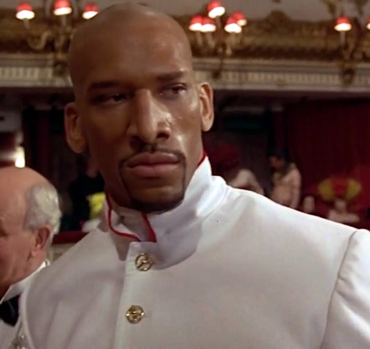NINETIESWITCH's tweet photo. Vladimir McCrary in ‘The Fifth Element’ (1997) costume design by Jean Paul Gaultier https://t.co/tsA0tRg7iE