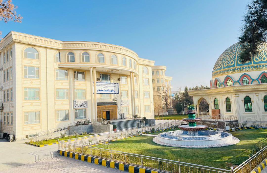 balkhpgov's tweet photo. د بلخ والي الحاج ملا محمد یوسف وفا صاحب نن د کورنیو چارو د قدرمن وزیر الحاج خلیفه سراج الدین حقاني صاحب سره وکتل، لیدنه کې محترم والي صاحب د بلخ ولایت پر روان وضعیت، د ادارې او امنیتي چارو پر لاسته راوړنو، پر امنیتي تشکیلاتو، د ولس پر هوساینې،  ولس ته پر لا ښه خدماتو،
۱/۲ https://t.co/mfskVKFkr0