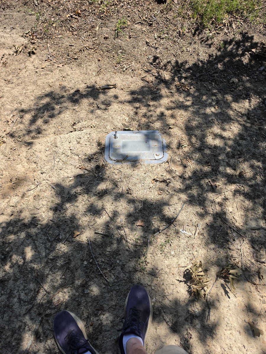 richardfutrell's tweet photo. @ATT You have ran Fiber Internet down my road. And my neighbor said has can get it, but I am not. Even through the box for AT&amp;T is less than 300 feet from my home. As you can see in the picture. This is extremely frustrating. When I was told by the AT&amp;T technician that it is here https://t.co/LXfBM7lVxg