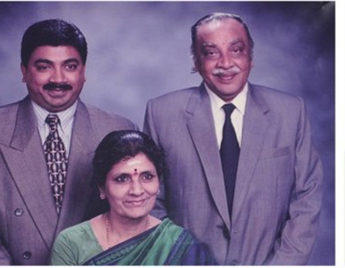 Hotel_Dubakoor's tweet photo. யார் இந்த பி.டி.ஆர். குடும்பம்..? 

1964ல் வெளிவந்த கர்ணன் திரைப்படத்தில் கண்ணதாசன் அழகான வரியை கூறியிருப்பார்..! 

"மழை கொடுக்கும் கொடையுமொரு இரண்டு மாதம்!வயல் கொடுக்கும் கொடையுமொரு மூன்று மாதம்!பசு வழங்கும் கொடையுமொரு நான்கு மாதம்!பார்த்திபனாம் கர்ணனுக்கோ நாளும் மாதம்!"  

 ஆம், கொடுத்து சிவந்த பரம்பரை தான் நம் பி.டி.ஆரின் பரம்பரை அதாவது, பொன்னம்பல தியாகராஜனின் பரம்பரை மதுரை மத்தியில் ஒரு புறம் மீனாட்சி வீற்றியிருக்க , மறுபுறம் PTR குடும்பம் வீற்றியிருக்கும்..! ஆன்மிகத்தில் அக்கரை கொண்ட குடும்பம்.! மாற்று மதத்தை வெறுக்காத குடும்பம் கூட..!  P.T.ராசன் லண்டன் கேம்பிரிஜில் உள்ள லேஸ் பள்ளியில் படிப்பையும், அதன் பிறகு ஆக்ஸ்போர்டில் கல்லூரியையும் முடித்தார்..! பின்னர் நீதிக்கட்சியில் இணைந்து சென்னை மாகாண முதலமைச்சராகவும் இருந்தார்..! 

1950 ஆம் ஆண்டு சபரிமலை அய்யப்பன் சன்னிதானம் மர்மமான முறையில் தீக்கிரையானபோது அதன் மொத்த செலவையும் தானே ஏற்றுக் கொண்டு கோவிலின் மறுசீரமைப்பை நடத்தி முடித்தார். சபரிமலையில் வீற்றியிருக்கும் அய்யப்பனின் மூலவர் சிலை கும்பகோணம் சுவாமிநாத ஸ்தபதி செய்தது. அதன் மொத்த சிலைக்கான செலவையும் பி.டி.ஆர் குடும்பமே கொடுத்தது. தமிழ்நாட்டு ஆன்மீகவாளர்களின் கோரிக்கையை ஏற்று சில காலம் அந்த அய்யப்பனின் சிலை தமிழ்நாடு முழுவதும் கொண்டுசெல்லப்பட்டு பூஜைகள் நத்தப்பட்ட பின்னர், கேரளம் கொண்டு செல்லப்பட்டது..! இன்று நாம் வணங்கும் அயயப்பன் சிலை பி.டி.ஆரின் குடும்பம் செய்து கொடுத்தது தான்..! அப்பனைப் போலவே பிள்ளை ஆம், பழனிவேல் ராஜன் மதுரையை செதுக்கிய செம்மல், சிவந்த வாய்க்கு சொந்தகாரர் முன்னால் சபாநாயகர் மற்றும் அமைச்சர். கலைஞர் அமைச்சரவையில் சற்றும் யோசிக்காத ஒரு இலாக்கவை (துறையை) ஒருவரிடம் ஒப்படைத்தார் என்றால் அது பழனிவேல் ராஜனுக்கு தான்..!  ஆம், அந்த துறை தான் இந்து சமய அறநிலையத்துறை ..! 1975ல் மிசா காலகட்டத்தில் ஒட்டுமொத்த மதுரை திமுகவே தஞ்சம் புகுந்த வீடு தான் அந்த பெரியவீடு. ஆம், அது பழனிவேல் ராஜன் வீடு. கண்ணுக்கெட்டிய தூரம் வரை பண்ணையம் செய்த குடும்பம் அது.! அன்றைய இந்திரா காந்தி காவல்துறை கலைஞரின் மகனையே கைது செய்த போதும் கூட, பழனிவேல் ராஜன் வீடு உள்ள பக்கம் செல்ல கூட பயந்து நின்றது..! மதுரையில் உள்ள பழைய பெரிய தலைகள் எல்லாம் தஞ்சம் புகுந்த வீடு அது.! 2006 ஆம் ஆண்டு ரயில் பயணத்தின் போது மாரடைப்பால் காலம் ஆனார் பெரியவர் பழனிவேல் ராஜன் அவர்கள்..! அதன் பிறகு திமுகவை கட்டியெழுப்ப தன்னுடைய உயர்ந்த அந்தஸ்தை உதறிவிட்டு தான் படித்த அறிவை அயலகத்திற்கு கொடுக்காமல் தலைவர் கலைஞரின் கோரிக்கையை ஏற்று சார்டர் ஸ்டாண்டர்ட் கம்பெனியில் 19,00,000 லட்சம் மாத ஊதியத்தை ஊதறிவிட்டு வந்தவர் தான் பழனிவேல் ராஜனின் மகன் பி.டி.ஆர். பழனிவேல் தியாகராஜன்..! மதுரை ஆளும் பாண்டிய குல பேரரசியாம் மீனாட்சிக்கு தன்னுடைய சொத்துக்களை அர்ப்பணித்த குடும்பம் அது..! கற்ற கல்வியை தன்னுடைய இனத்திற்கு அர்ப்பனித்த அந்த குடும்பம் , ரசிக வெறியால் துவண்டும் துவளாமல் நிலைபெறுகின்றது.! மதிப்பிற்குறிய பெரியவீட்டு மருமகள் ருக்மனிஅம்மாள் பழனிவேல் ராஜன் தான் வகித்து வரும் அறங்காவலர் குழு தலைவர் பதவியை மீனாட்சியின் அருளோடு செவ்வனே செய்து முடித்து வருகிறார். அழைப்பிதழில் பெயர் போடவில்லை என்றாலும், அந்த கடுகளவு விஷயத்திற்கு கூட கவலை படாது அந்த குடும்பம்.! அவருக்கான மரியாதையை ஆளூம் வர்க்கம் தரமறுத்திருக்கின்றது..! ஆணவம் அழிவுப்பாதைக்கு அழைத்துச் செல்லும்..!  

"வசை வருமே பாண்டி நாட்டினிலே குழலி மணவாளனே உனது வீட்டினிலே , "வேறுக்கு நீரூற்றி விளைக்கின்ற தலைவா உன் ஊருக்கு பழி நேர்ந்தால் உனக்கின்றி எனக்கில்லை", என்று பாணபத்திரன் கூரலாய் அந்த சொக்கநாத மீனாட்சியிடம் முறையிடுகின்றேன்..! 🔥🔥🔥

#காலம்சொல்லாது_காந்திருந்துபதில்சொல்லும்