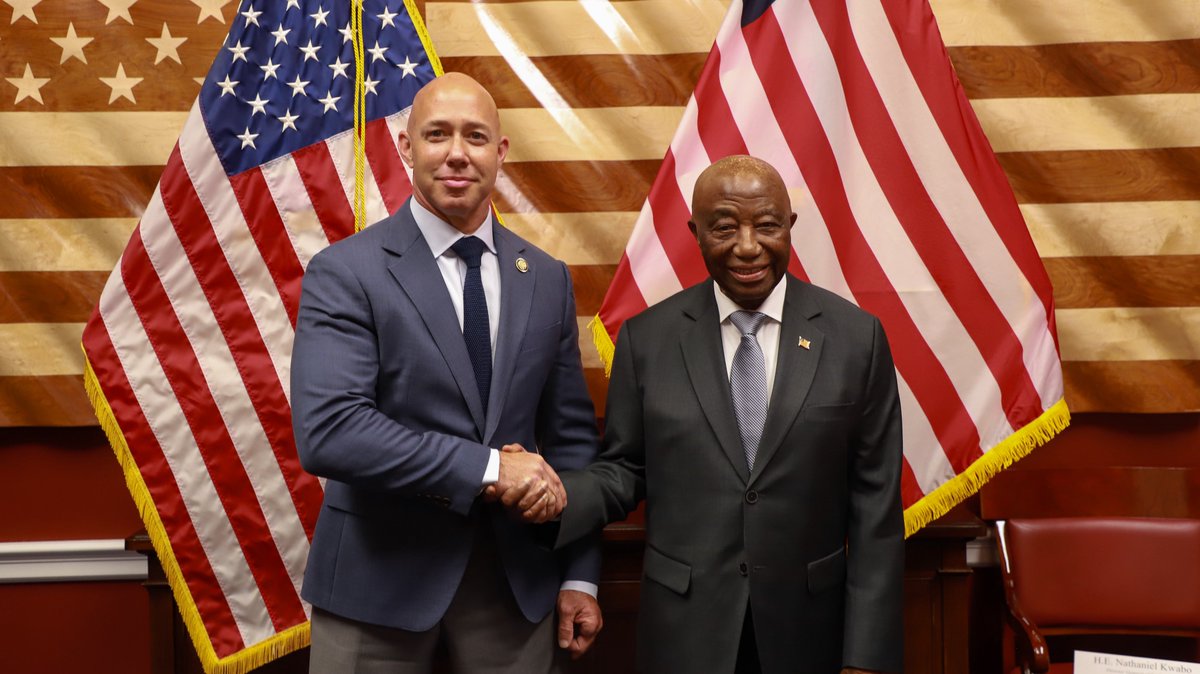 HouseForeignGOP's tweet photo. Honored to meet with the President of Liberia for a productive discussion on strengthening our partnership.

We discussed opportunities to expand trade and investment, strengthen border security, and build on our shared history to deepen the lasting ties between our two nations. https://t.co/skcjsBRvrz