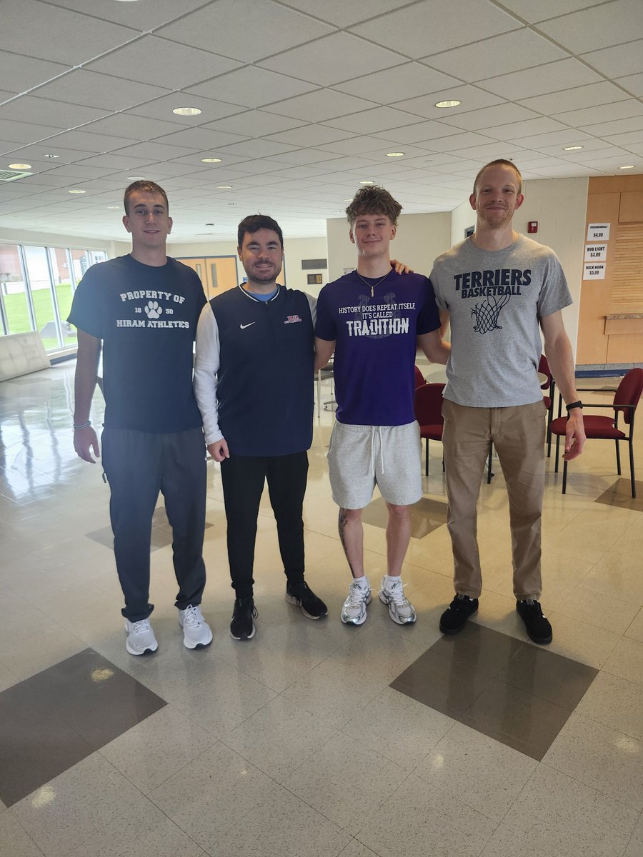 GavinLittle01's tweet photo. Blessed to have an amazing day spent with @HiramMBB @CoachCumpstone and @BrockMakrancy. The campus was amazing and athletic facilities were top notch. #GOTERRIERS https://t.co/fAQNMBNFyh