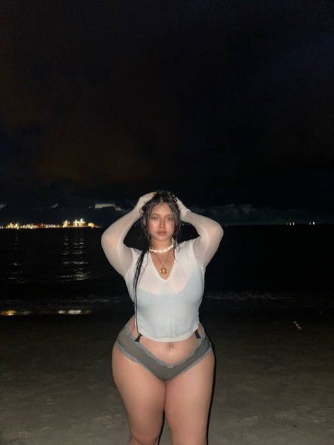 fatgirls_sol's tweet photo. hot fat girls are better investment than buying bitcoin https://t.co/8bw2yyW3lo