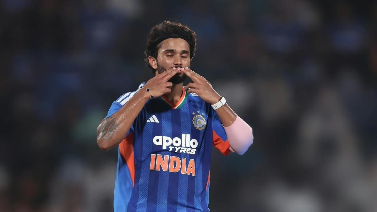 HARSHAV14128138's tweet photo. 3 wickets in single over 🔥🔥
T.E.C.H.N.I.Q.U.E antarrrr raaa beteyyyyyyy https://t.co/0dDau5H4Xv