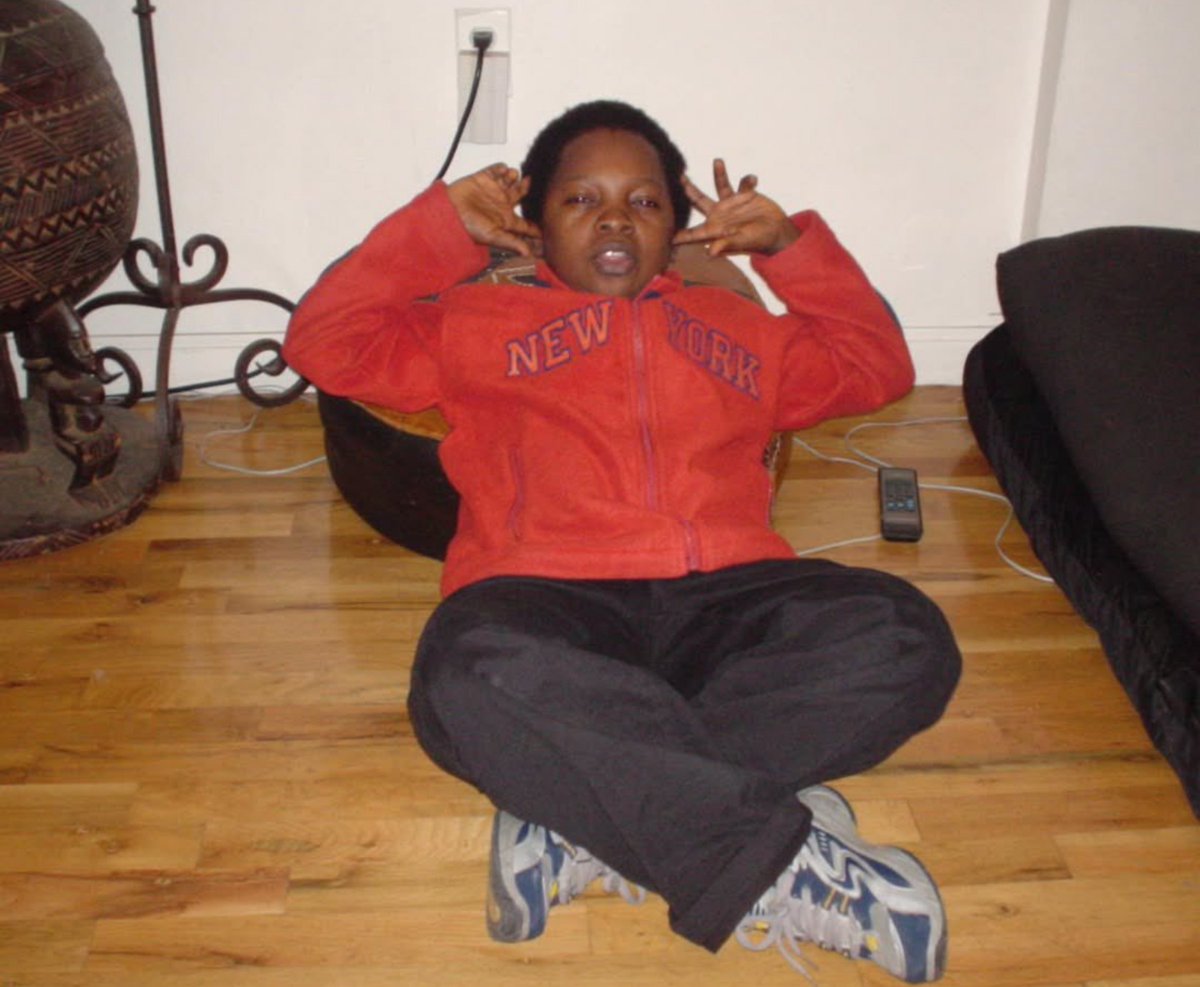 IgboHistoFacts's tweet photo. This was Chinedu Ikedieze (Aki) in 2004, 22 years ago, during his time at the New York Film Academy in Brooklyn.

Legend.🐐 https://t.co/6F1FeZv6mk
