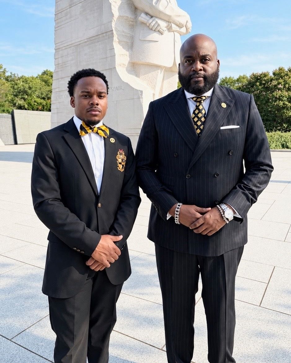 AlphaSouth's tweet photo. SRVP Bro. Matthew S. Bradford and SRAVP Bro. Maurice D. Fench, Jr. honor Dr. Martin Luther King, Jr. during the Congressional Black Caucus Week. As Alpha South, we carry his legacy through service and community.
#OperationAlphaSouth #CBCWeek #AlphaPhiAlpha #MLK #WeAreAlphaSouth https://t.co/4WmIrdxtq7