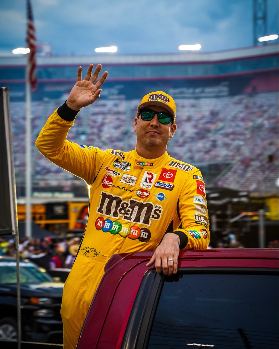 TysonWinter's tweet photo. His happy place 💛 @ItsBristolBaby https://t.co/60x8nzAK3H