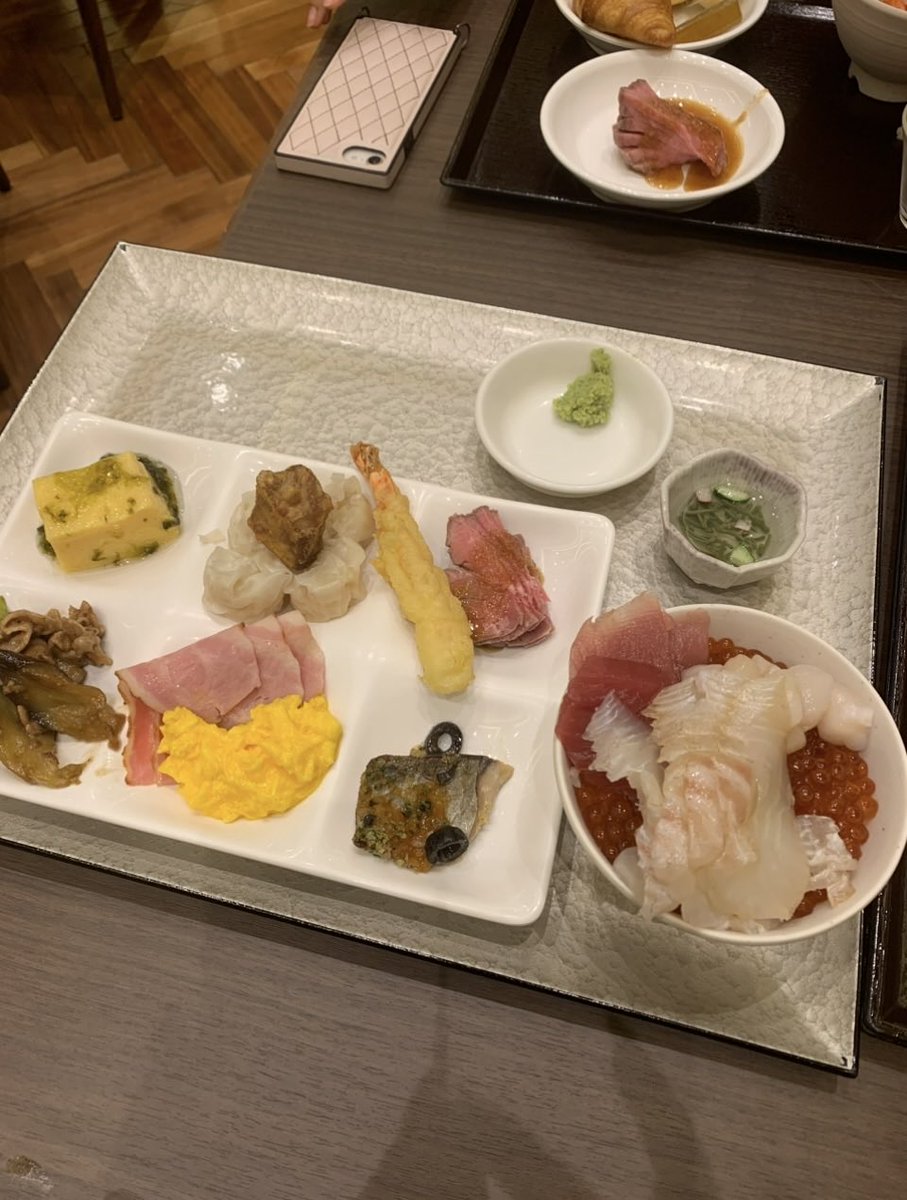 rinamero194's tweet photo. ラビスタ東京ベイの朝食朝から海鮮食べ放題🐟
いくらめちゃくちゃ食べた🫶🏻︎💗
夜のフレンチも繊細なお味だっあ💗
また東京行く🫶🏻︎💗 https://t.co/RicT4kK77u
