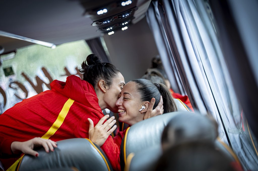 BaloncestoESP's tweet photo. A unas horas del partido por el BRONCE 🥉 del Mundial, @maitecazorla5 dejaba este mensaje a todo el EQUIPO 🥹

#ElMundialDeTodos #LaFamilia #SomosEquipo https://t.co/fOCZmT5mTq