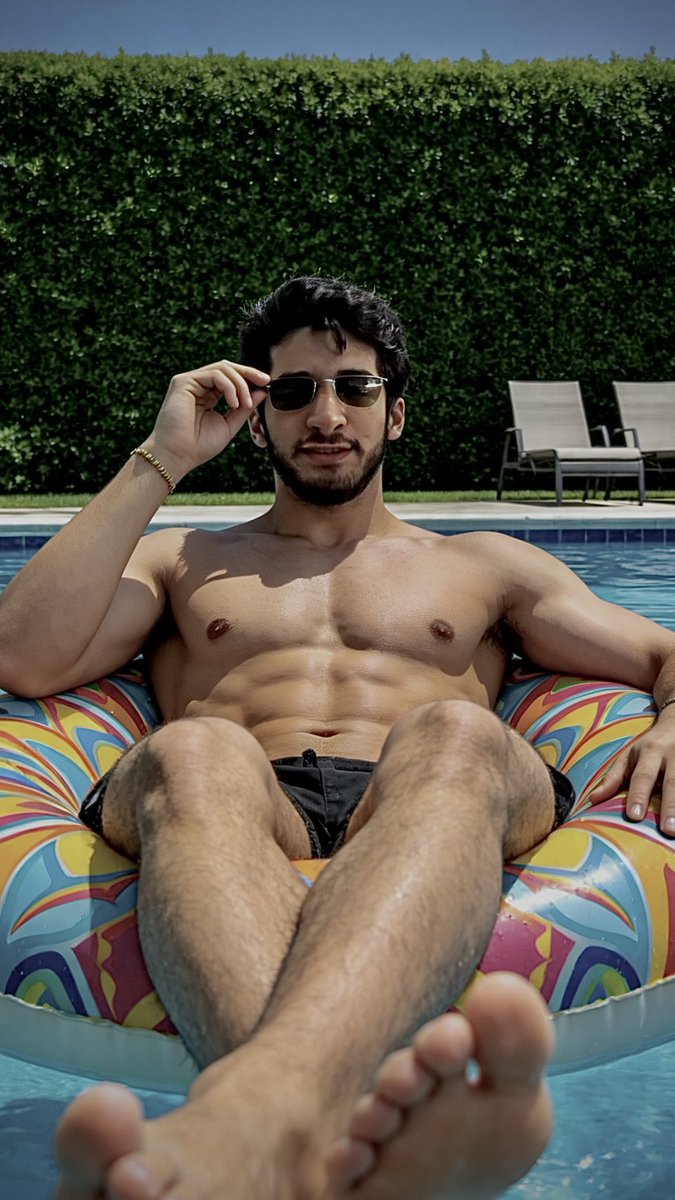 diego_ruben1's tweet photo. put your feet up once and while https://t.co/1ivYuTmK3O