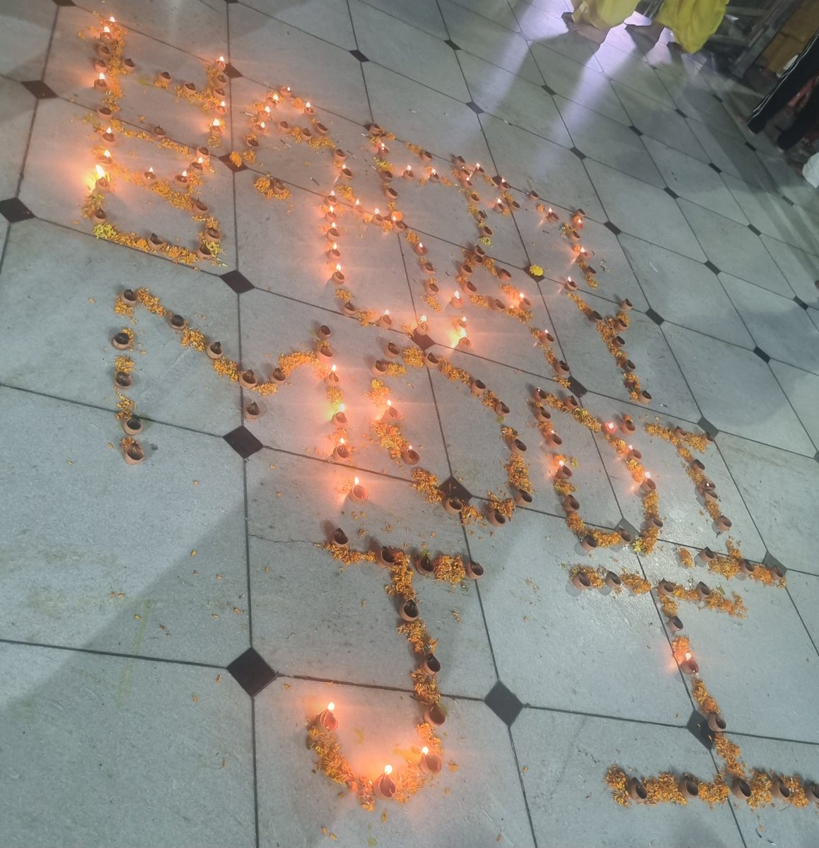 BJPRaviBansal's tweet photo. आज यशस्वी प्रधानमंत्री श्री @narendramodi जी के जन्मदिवस के पावन अवसर पर मेरे भतीजे शौर्य बंसल ने मेरे गाँधी बड़ी आवास पर ‘आशीर्वाद का दीया’ प्रज्वलित किया। मैं ईश्वर से प्रधानमंत्री जी के उत्तम स्वास्थ्य, दीर्घायु एवं यशस्वी जीवन की मंगलकामना करता हूं।
@BJP4Rajasthan https://t.co/P7ImCdlxqA