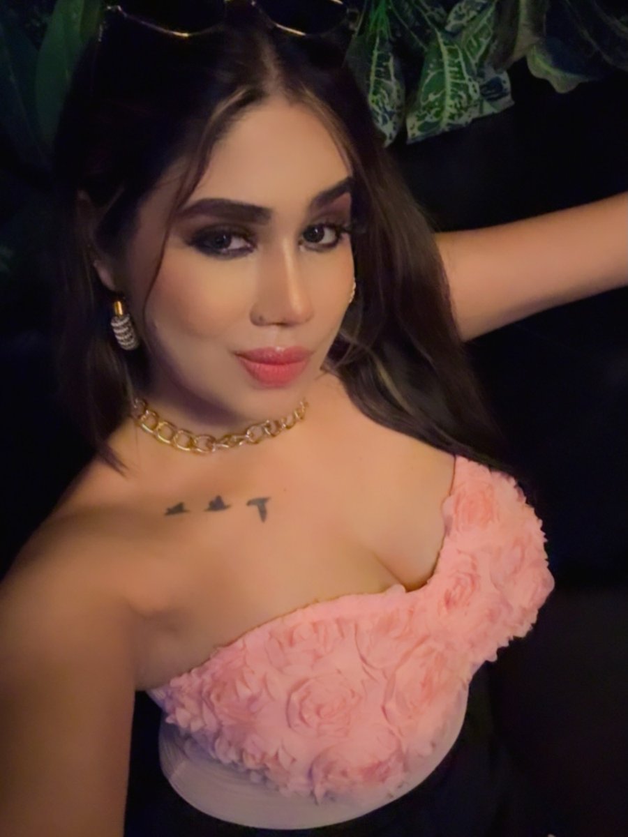 StefaniEnnnfa's tweet photo. Less talk, more pink. https://t.co/wXJgncklyV