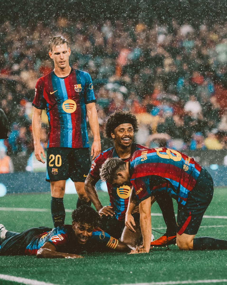 karim_adeyemi's tweet photo. lightning ⚡ https://t.co/ANsYLvE1oV