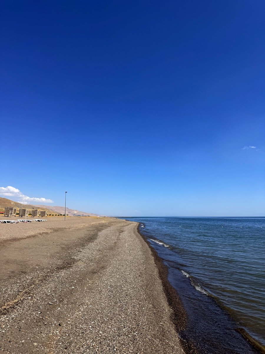 moderntimewitch's tweet photo. Bitlis - Ahlat 🍂☀️ 🌊 https://t.co/du6dJGQlgS