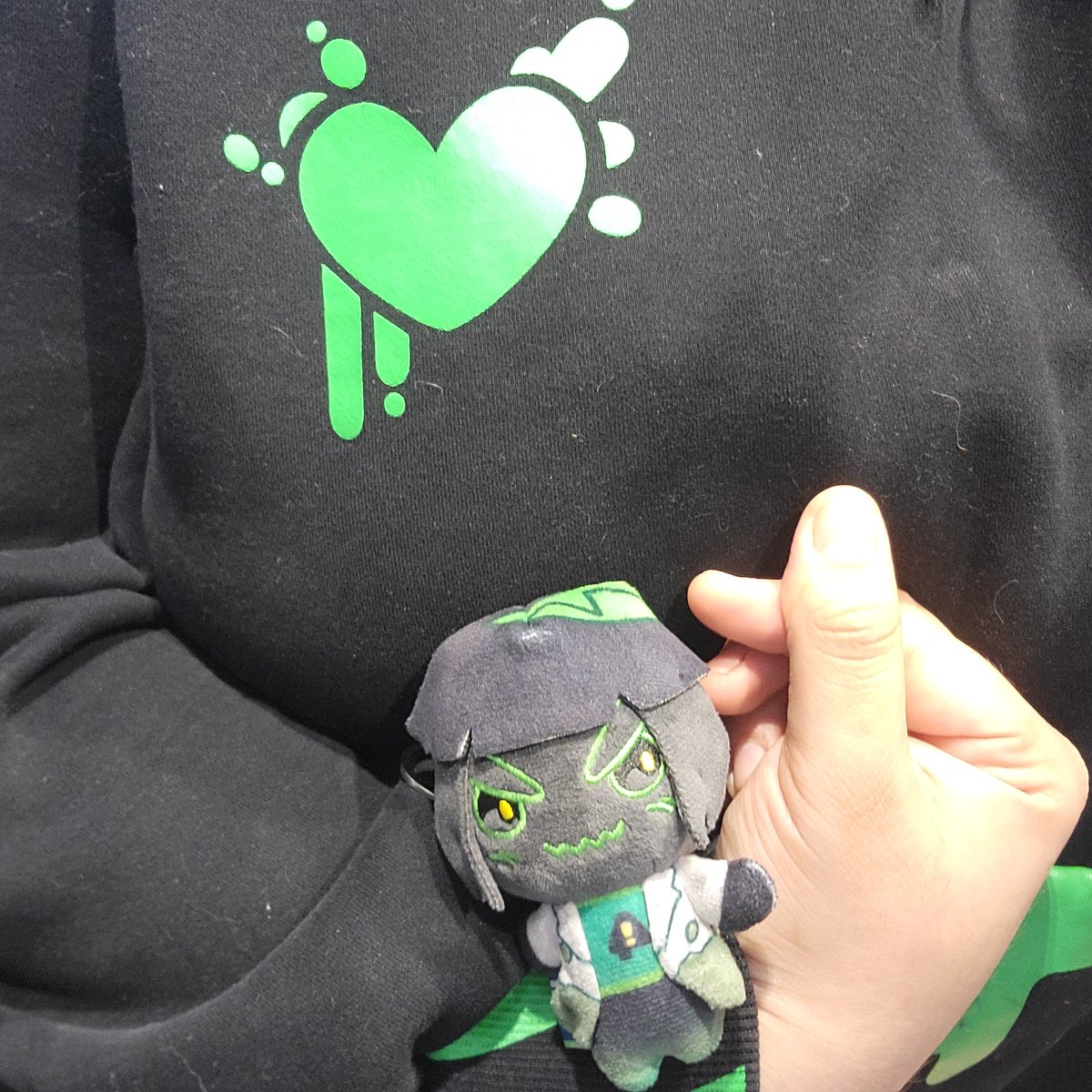 ToxicRhubarbPie's tweet photo. Got my lucky charms for the debut, See you soon Phizzy 💚
#phisnom #vtuber 

💔🥧 " ya gonna need it ♡" https://t.co/3z26a8VQqB