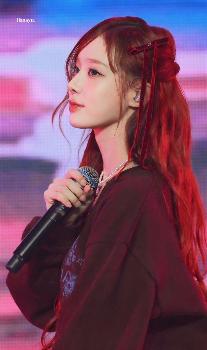 SANWISH67's tweet photo. Red heir winter is just 🤌

#winter https://t.co/d85bZrHzZL