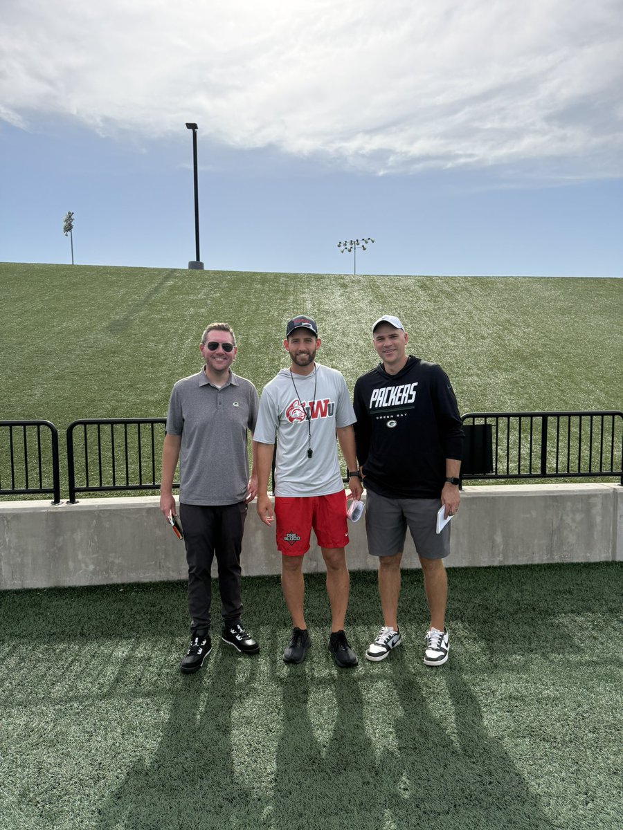 IndWesleyan_FB's tweet photo. Thank you to the Green Bay Packers for coming by practice today to see our guys! Always great when NFL scouts come see our players!
#STFR #oneblood https://t.co/3Co6IGgdyJ