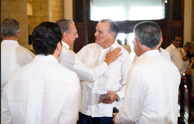 JoseRPeraltaF's tweet photo. Agradecido y honrado por el respaldo de tantos amigos que nos acompañaron hoy en esta misa de acción de gracias, celebrada en nuestra Catedral Primada de América con motivo de los 40 años de Constanza Agroindustrial.

Elevo mi gratitud al Altísimo por permitirnos alcanzar este importante momento; a mi familia, por caminar unida durante estas cuatro décadas; a nuestros colaboradores, cuyo trabajo y compromiso han sido fundamentales en esta historia; y a nuestros consumidores, que nos eligen cada día y nos permiten llegar a sus hogares.

Gracias también a los representantes de los distintos sectores de la vida nacional que estuvieron presentes y nos expresaron su afecto y sus parabienes.

Celebramos este aniversario agradecidos por el camino recorrido y con la firme voluntad de continuar trabajando por nuestra gente y por la producción nacional.