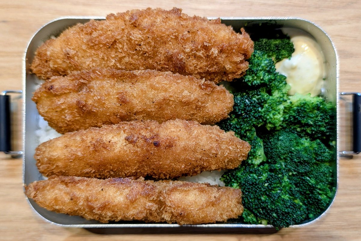 ryouhoushi's tweet photo. 金曜日はフライデー
白身魚のフライを4つギウギウに詰め込んだ
あとブロッコリにタルタルソースをブリュッセル
もう学術大会から2週間経とうとしている
早い
オンデマンド配信準備も進んできてます
ちょい見せ動画も近日公開です
10月4日まで参加登録出来るので検討中の方はお早めにどぞ
#お弁当記録 https://t.co/Bo9Sjzoem0