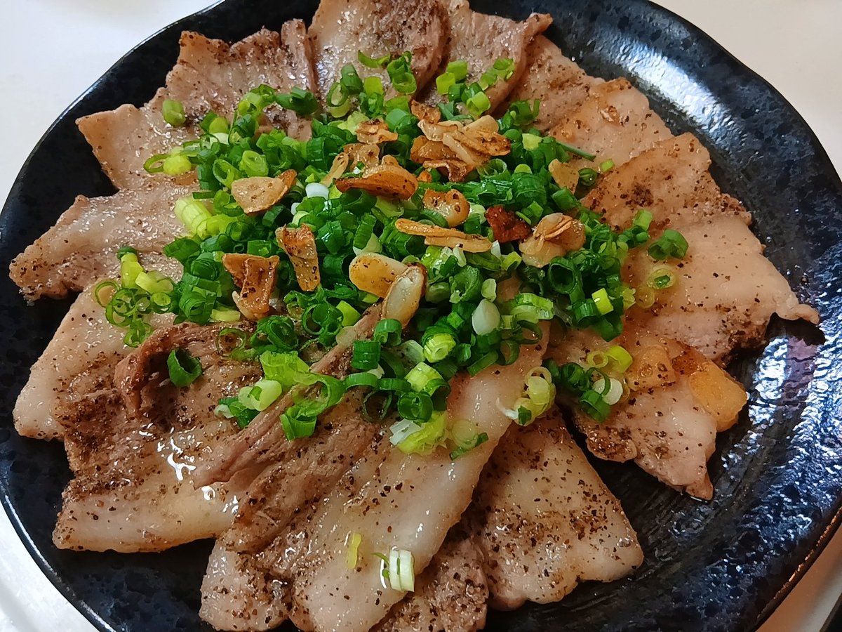 yott_chan's tweet photo. 豚バラ焼き肉
男子うけ抜群にイイけど私は食べなかった🐷😅
 #おうちごはん https://t.co/dOo3ZgbjMH