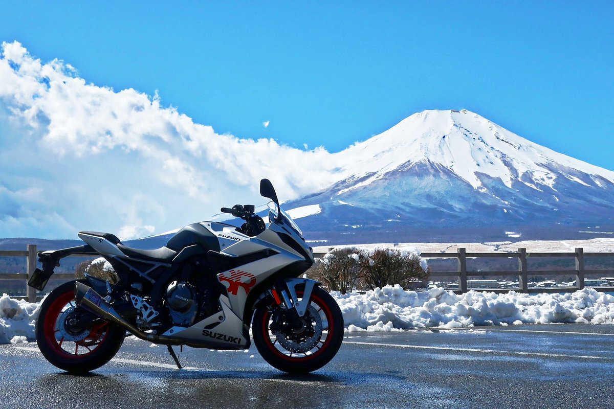 isshin3510's tweet photo. 今日で20代後半に突入w

性別：🚹
年齢：26
身長：171
車種：GSX8R
住み：東京
好き：🎮、🏍️、🎵、🏸
一言：くだらない話をしていろんな人とツーリング行きたい！FF外でも誰でもいいからお願いします！

#バイク乗りとして自己紹介
#バイク男子
#バイク好きと繋がりたい
#バイク乗りと繋がりたい https://t.co/DvhqIo5IOM