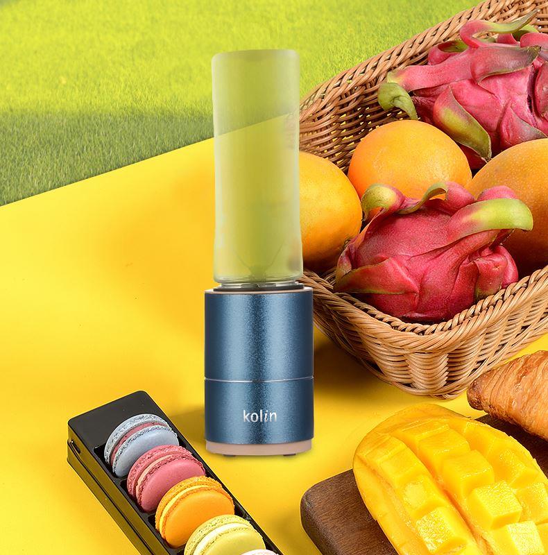 LavonnePascoal's tweet photo. Just tested the new ultra-light portable blender that blends fresh smoothies in 30 seconds, perfect for my morning commutes—game-changing on-the-go health routine! https://t.co/e9pipY1pxK