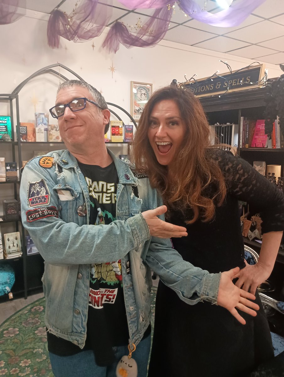 chrisdsav's tweet photo. Met Actress and Author Sasha Graham today in Natick Massachusetts https://t.co/DiPy40Esrp