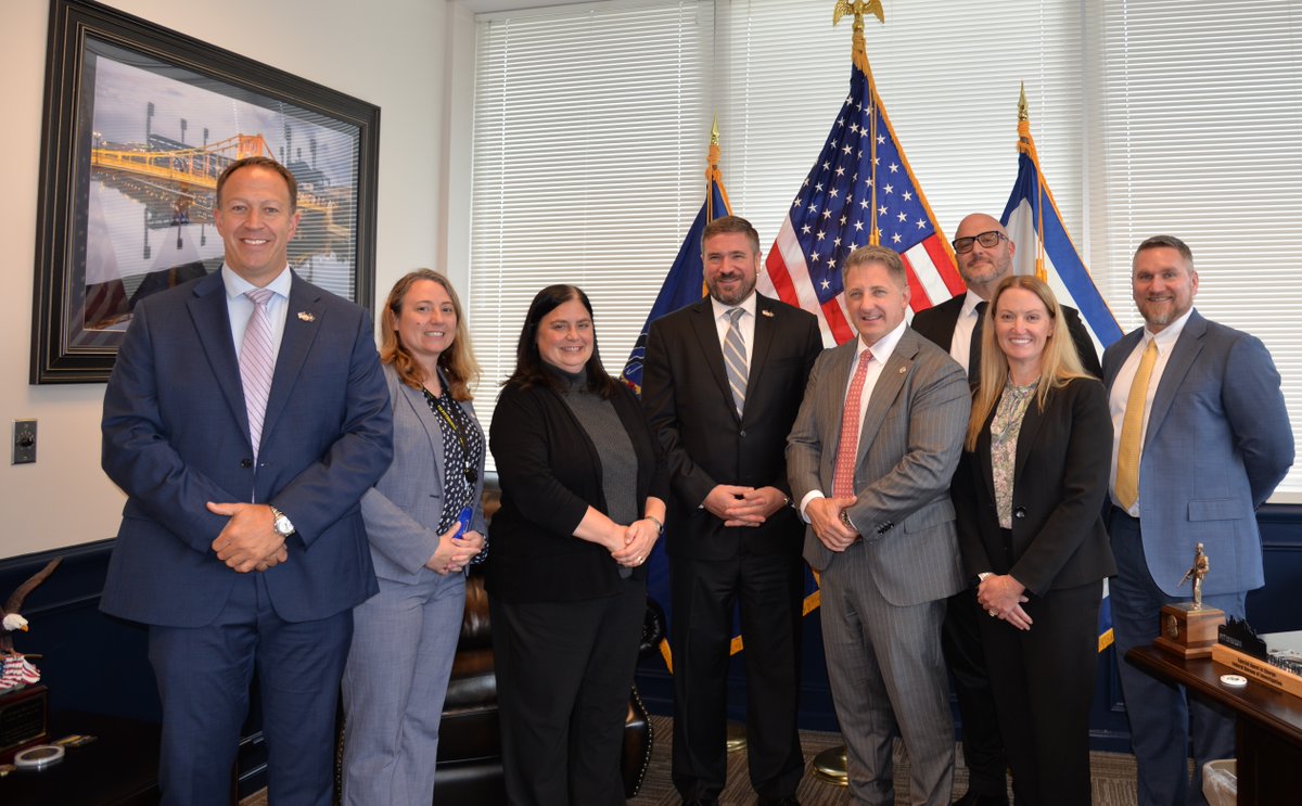 FBIPittsburgh's tweet photo. FBI Co-Deputy Director Andrew Bailey got a firsthand look at the exceptional work being done right here in Pittsburgh to protect the American people. 

He was briefed on significant drug distribution network takedowns, international terrorism plot disruptions, and nationwide counterintelligence efforts. He spent time taking in our Flight 93 display, featuring artifacts from 9/11 and the FBI’s response that followed, understanding the legacy of those heroes and the impact of that day on the Pittsburgh office. 

This FBI remains mission focused on keeping our country safe. That work happens every day alongside our partners at every level. And we’re proud to show #FBI leadership how we’re making it happen.