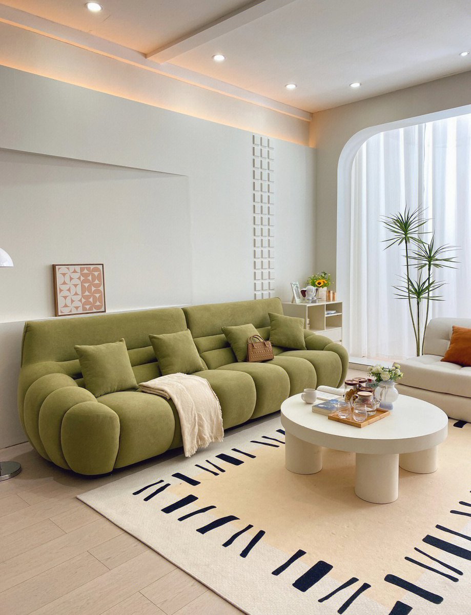 MargareteS2lf2c's tweet photo. Cozy Sunday vibes at home – just made a mug of warm matcha, curled up on the couch with a book, and nothing else matters. Perfect slow day!， https://t.co/UxRheaCLcX