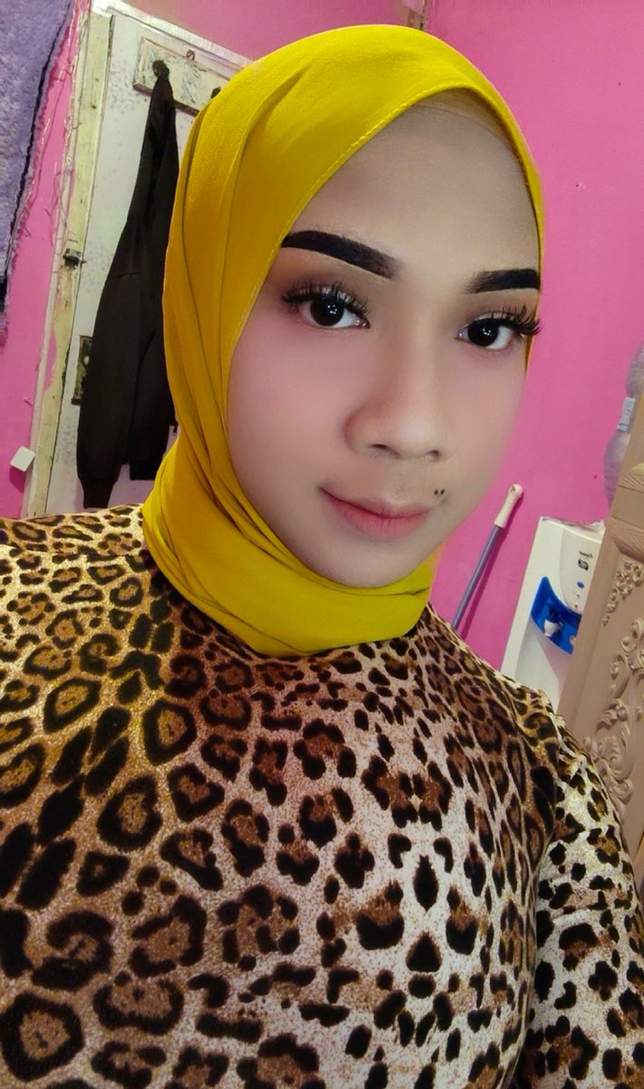 puteriwaria's tweet photo. Cari pacar brondong area pamulang aja no jauh jauh 🙄 #wariapamulang #wariatangerang #wariaciputat #wariaBSD #wariakontolgede #wariasange #shemale #shemaleLover #cder #gaypamulang #gayciputat #gaybrondong https://t.co/jMINCAUqVW