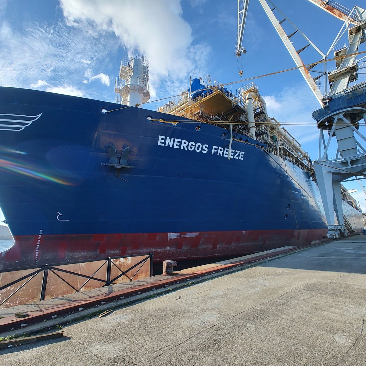 mosaic_ai's tweet photo. BREAKING: Apollo ‌is exploring strategic options for Energos, a floating liquefied natural gas infrastructure firm that could fetch more than $3 billion. https://t.co/SyPu0Ztlft