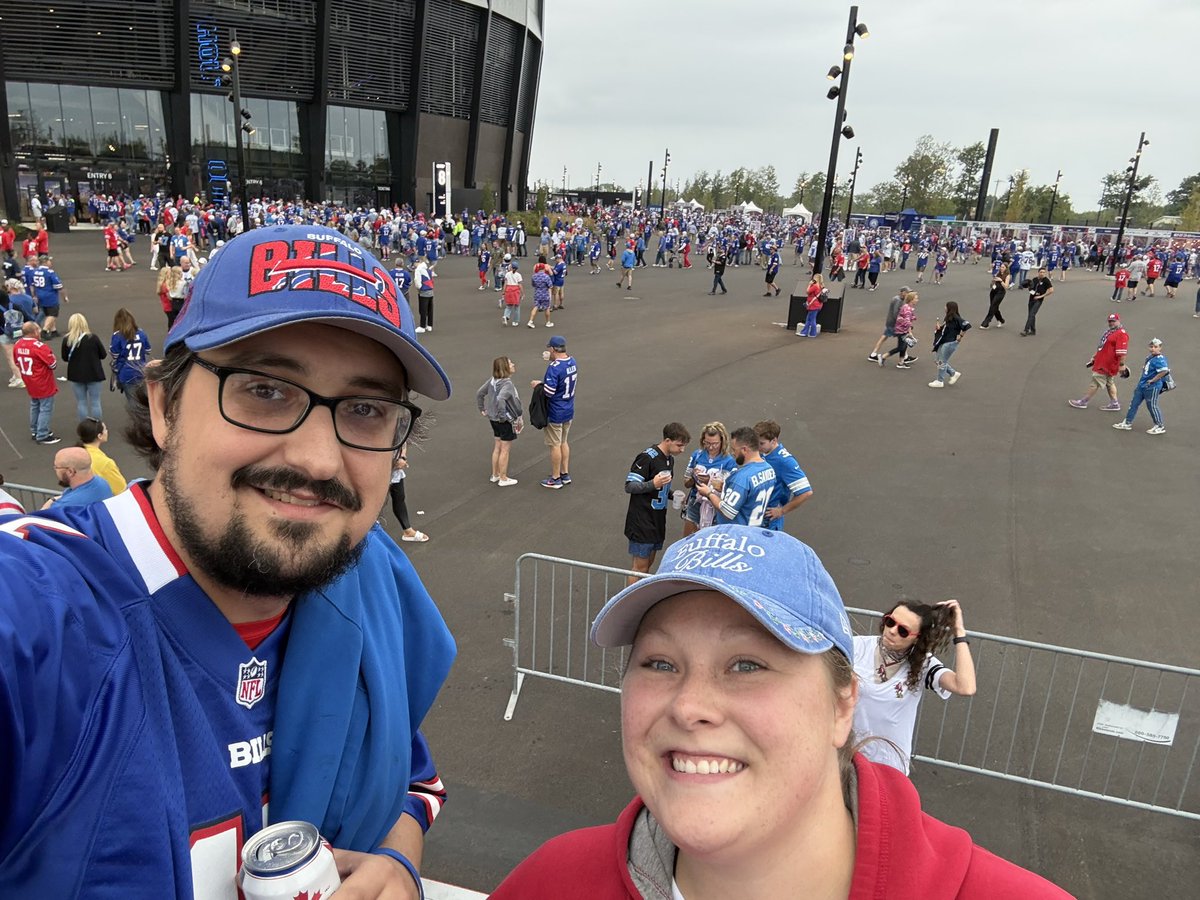 LukeJukeEm's tweet photo. @lukesawhook Only thing missing is 60,000 of your closest friends! https://t.co/pHp6fBUl7b